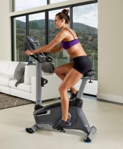 Велоергометър Nautilus® Upright Bike U626 — Dias Sport Велоергометър Nautilus® Upright Bike U626-тренировка