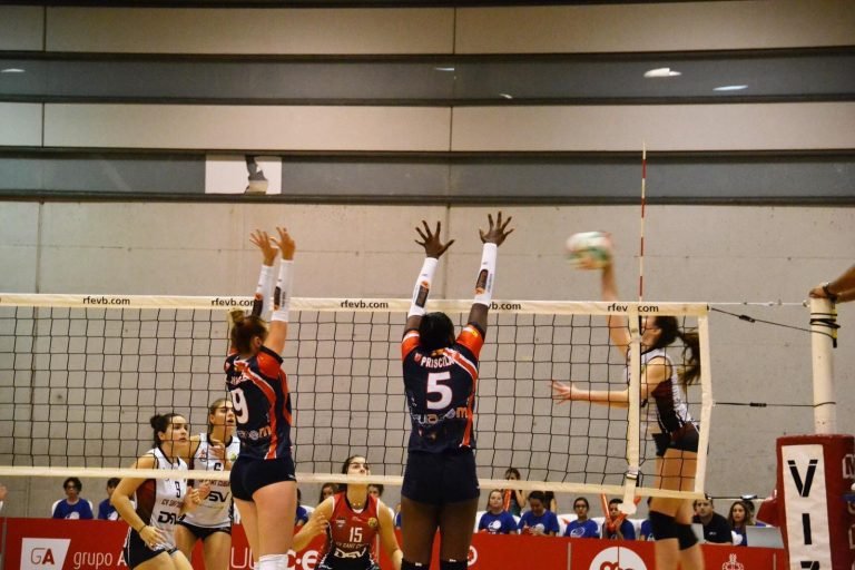 Мрежа за волейбол 4 мм PP официална — Dias Sport Мрежа за волейбол 4 мм PP официална-изображение