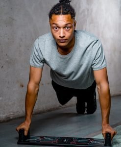 Сгъваем борд за лицеви опори AVENTO — Dias Sport Сгъваем борд за лицеви опори AVENTO-упражнение