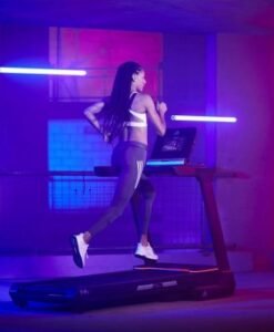 Бягаща пътека Adidas® T-19x 4.0HP — Dias Sport Бягаща-пътека-Adidas®-T-19x-4.0HP-упражнение