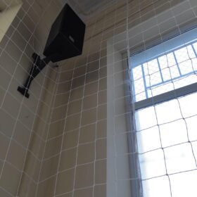 Монтаж на предпазна мрежа във физкултурен салон – завършен обект от Диас Спорт — Dias Sport